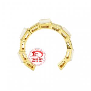 Nổi bật là những viên đá mặt trăng hợp phong thủy, mang đến sự thư giãn, giảm căng thẳng mệt mỏi.