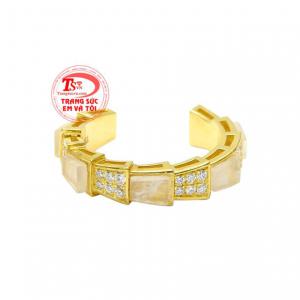 Nhẫn nữ đá mặt trăng cá tính nhận đặt chế tác theo yêu cầu.