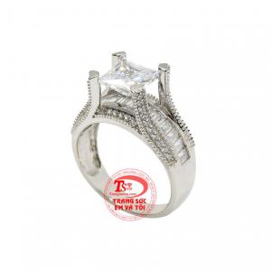  Được thiết kế với kiểu dáng nổi bật, phong cách. 