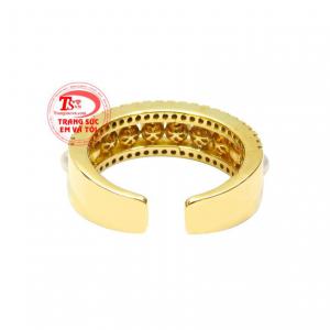 Với phái đẹp, ngọc trai luôn được ưu tiên trong việc lựa chọn trang sức. 