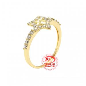Nhẫn nữ ngôi sao xinh xắn được chế tác tinh tế mang đến một sản phẩm hoàn hảo.