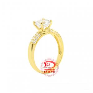 Nhẫn nữ vàng màu ấn tượng mang đến vẻ thời trang và cuốn hút đến cho người đeo.