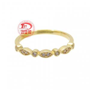 Nhẫn nữ vàng màu trang nhã được bảo hành chu đáo.