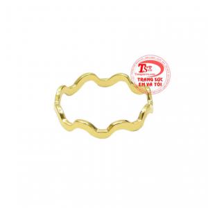 Chiếc nhẫn này mang đến vẻ xinh yêu tôn lên nét duyên dáng cho các quý cô.