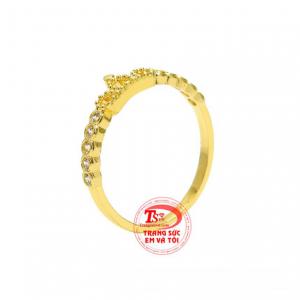 Nhẫn nữ vương miện dễ thương là sản phẩm mới được chế tác xinh xắn.