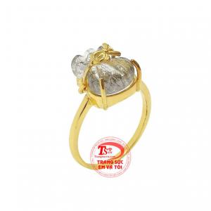 Nhẫn thạch anh tóc đen may mắn mang đến tài lộc và thịnh vượng.