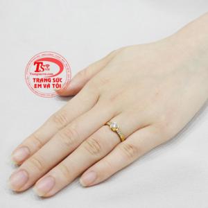 Nhẫn vàng màu nhỏ xinh chất lượng, giao hàng trên toàn quốc.