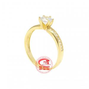 Nhẫn vàng là món trang sức được cả nữ giới và nam giới lựa chọn nhiều dùng để làm đẹp và thể hiện phong cách. 
