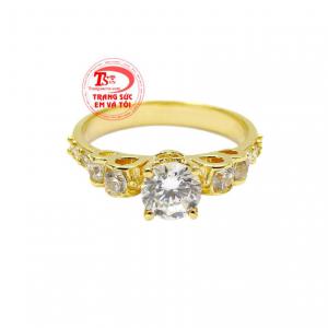 Kiểu dáng nữ tính, thiết kế cầu kỳ toát lên nét sang trọng và kiêu hãnh. 