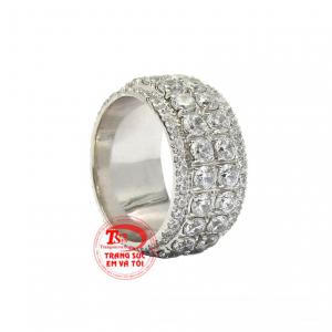 Sản phẩm có thể kết hợp cùng những bộ đầm hay những bộ suit kiểu cách tăng thêm phần phong cách cho phái đẹp.