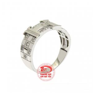 Nhẫn vàng trắng nam tính đẹp thiết kế đơn giản thể hiện được cá tính người dùng.