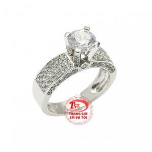 Chiếc nhẫn này giúp các nàng tôn vinh vẻ đẹp kiêu sa, duyên dáng cho phái đẹp. 