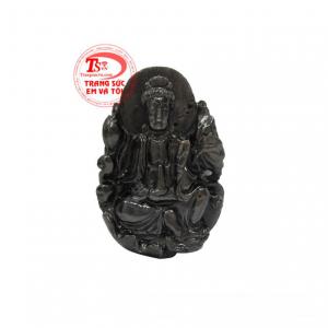 Phật Quan Âm Sapphire cát tường được chạm khắc vô cùng tinh xảo và đẹp mắt.