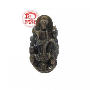 Phật Quan Âm Sapphire hưng thịnh có giấy kiểm định đá quý uy tín.