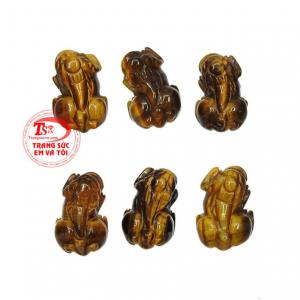 Tỳ hưu mắt hổ hút tài lộc có thể làm mặt dây hoặc mặt nhẫn.