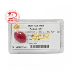 Viên ruby thiên nhiên ép vỉ là một trong những loại đá quý rất được yêu thích.