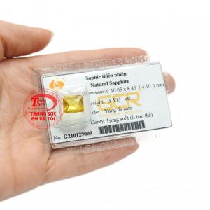 Viên sapphire vàng ép vỉ tài lộc thiên nhiên chất lượng.