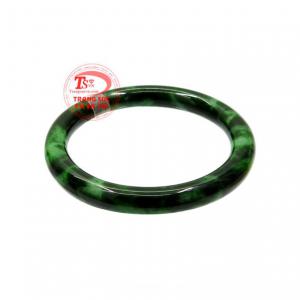 Vòng cẩm thạch thịnh vượng là một sản phẩm được rất nhiều khách hàng yêu thích và lựa chọn làm quà tặng cho các bà, các mẹ. 