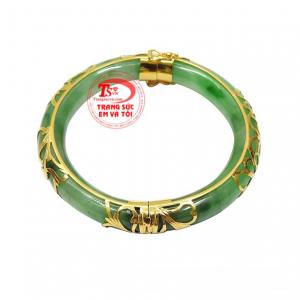 Từ thời xa xưa vòng ngọc cẩm thạch đã được ưa chuộng bởi những nhà quyền quý hay giàu có. 