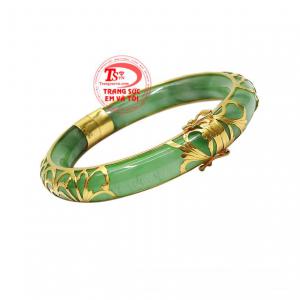  Ngày nay thì vòng ngọc được cải tiến hơn bọc vàng và bạc tăng thêm phần sang trọng cho phái nữ. 