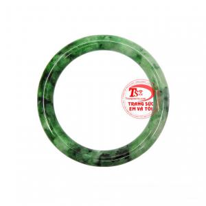 Ngọc cẩm thạch được biết tới tính chất vừa hợp phong thủy vừa mang đến sức khỏe cho người dùng.