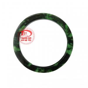 Chiếc vòng ngọc không chỉ để làm đẹp mà còn giúp người đeo khẳng định vị thế của bản thân.