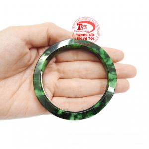 Vòng ngọc cẩm thạch lộc phát thiên nhiên mang đến may mắn về tài lộc, thịnh vượng cho phái đẹp.