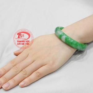 Sản phẩm phù hợp với người mệnh hỏa và mệnh mộc.