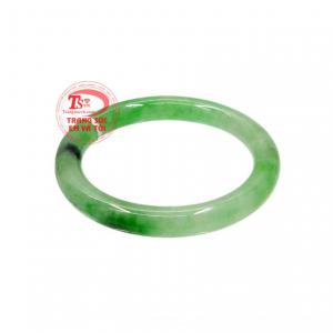 Ở Trung Quốc thời xưa, chỉ những vua chúa, giới quý tộc mới có thể sở hữu loại ngọc quý này.