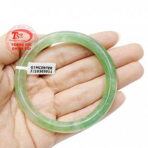 Vòng ngọc jadeite bình yên có giấy kiểm định đá quý uy tín.