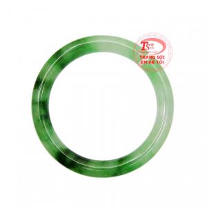 Nhiều người tin rằng, việc đeo ngọc này thường xuyên sẽ mang đến bình an, may mắn và tài lộc.