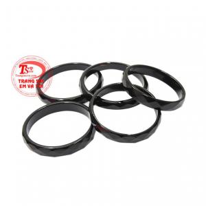 Đá mã não đen mang ý nghĩa hộ mệnh, bảo vệ chủ nhân khỏi những năng lượng tiêu cực xung quanh.