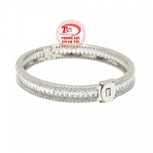 Vòng tay bạc ấn tượng nhận đặt chế tác theo yêu cầu.