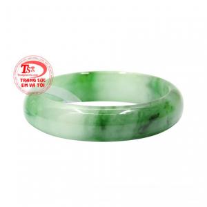 Chiếc vòng ngọc này là món quà tặng hợp phong thủy để dành tặng cho những người thân thương của bạn. 