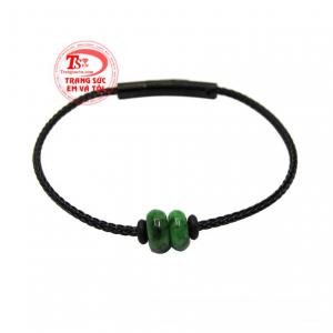 Vòng tay charm cẩm thạch được chế tác tỉ mỉ, mới lạ. 