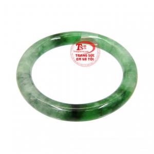 Vòng tay ngọc cẩm thạch phát lộc được chế tác tinh tế, kiểu dáng đẹp mắt. 
