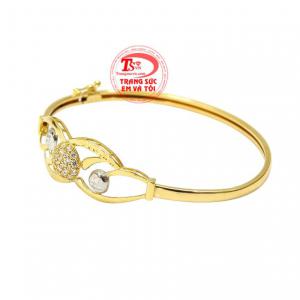 Với phong cách trẻ trung, nữ tính dễ dàng kết hợp cùng nhiều kiểu trang phục. 