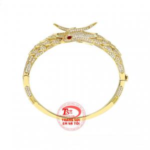 Theo truyền thuyết, phượng hoàng là linh vật bất tử và tái sinh vòng đời của nó không bao giờ kết thúc. 