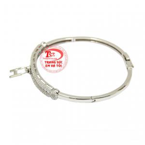Sản phẩm phù hợp với mọi trang phục từ công sở hay đi chơi.