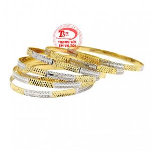 Vòng tuần vàng tây chất lượng với những chi tiết đẹp mắt, độc đáo. 