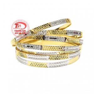  Vòng tuần vàng mang đến vẻ đẹp sang trọng và kiêu sa cho người đeo. 