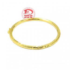 Vòng vàng trẻ em dễ thương là sản phẩm mới của trang sức Em và Tôi thời trang, hiện đại.
