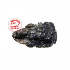 Đây cũng là viên đá hộ mệnh của tháng 7 đem lại nhiều may mắn về tiền tài, cát khí, giàu sang.