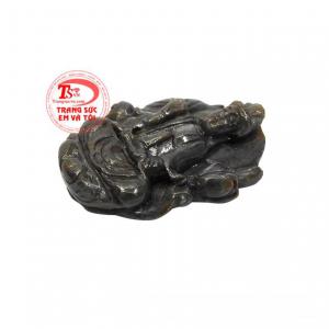 Lấy cảm hứng từ đó các nhà chế tác đã tạo nên một sản phẩm vô cùng đẹp mắt và mang đến may mắn cho người dùng.