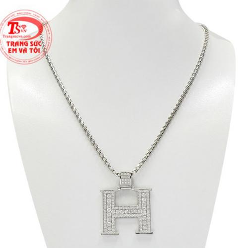 Bộ mặt vàng trắng chữ H