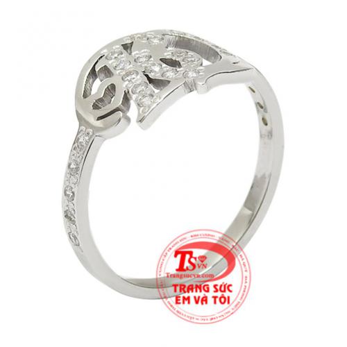 Nhẫn nữ chữ vàng thời trang