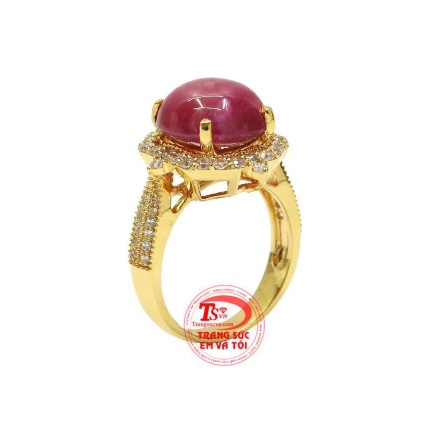 Nhẫn nữ ruby sao ấn tượng được chế tác công phu từ viên ruby sao cao cấp cùng vàng 14k.