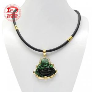 Bộ mặt dây Di Lặc cẩm thạch là sự kết hợp giữa mặt dây Di Lặc thiên nhiên và dây cao su bọc vàng chất lượng.