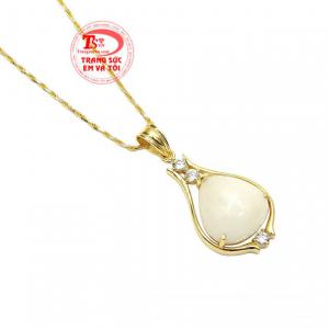 Bộ mặt dây saphir quý phái món quà tặng dành cho người con gái thân thương.