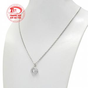 Bộ sản phẩm này sẽ giúp phái đẹp tôn lên được nét duyên dáng và đầy xinh xắn. 